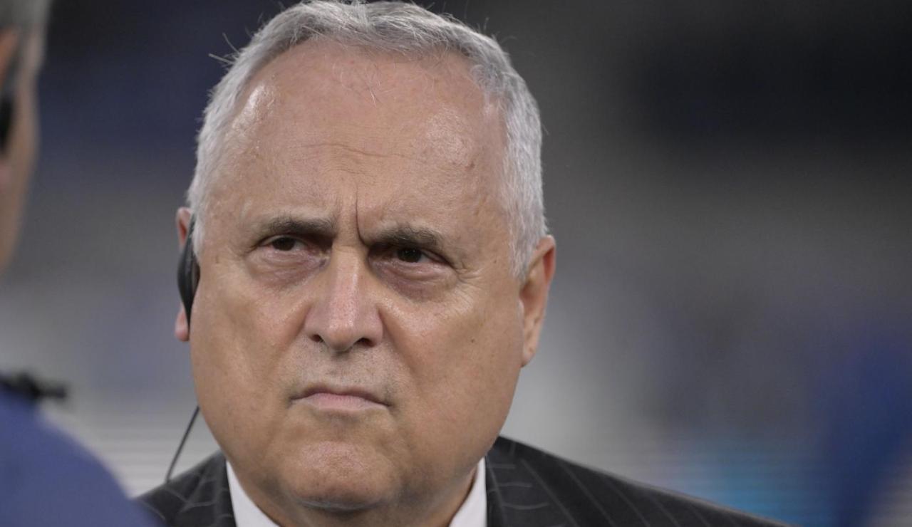 LO VOLETE? DOVETE SBORSARE MILIONI: Lotito decide per tutti | Questa cifra o il calciatore non parte