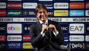 Antonio Conte sorride - foto LaPresse - Fattidipallone.it