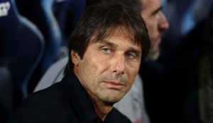 Antonio Conte titubante - foto LaPresse - Fattidipallone.it