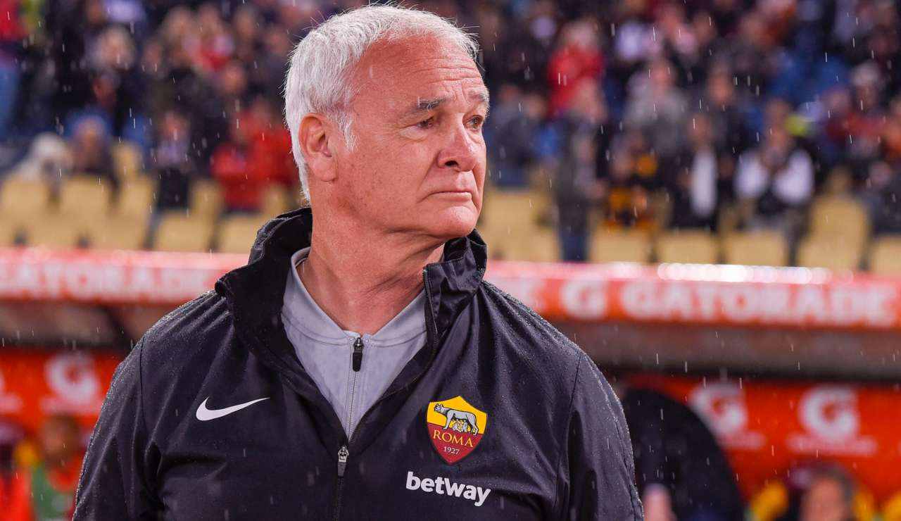 Claudio Ranieri pensieroso - foto LaPresse - Fattidipallone.it
