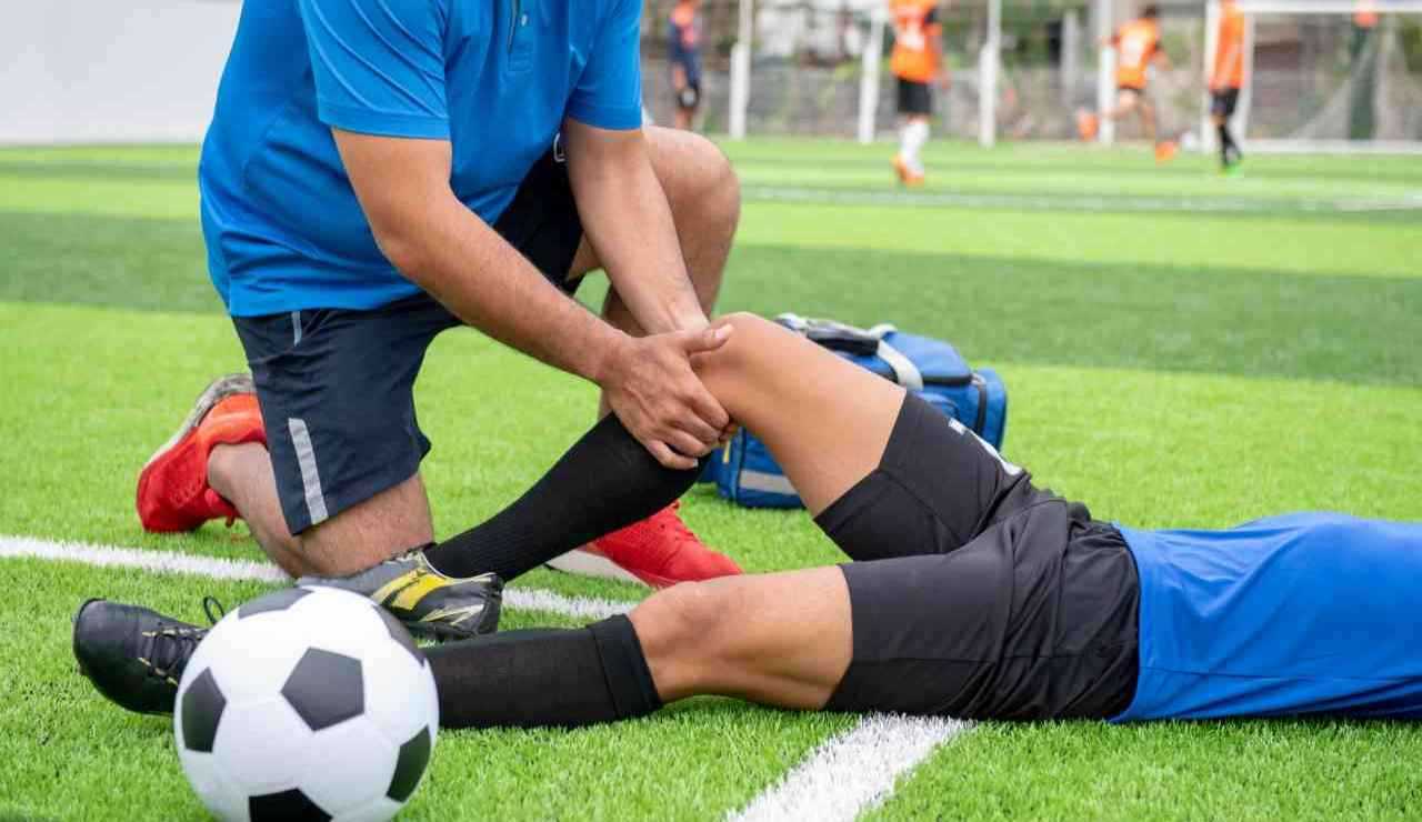 Infortunio in campo per un calciatore – foto Istock JMania.it – Fattidipallone.it