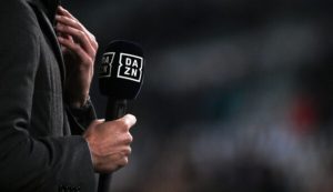 Microfono DAZN - foto LaPresse - Fattidipallone.it