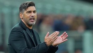 Paulo Fonseca incita i suoi - foto LaPresse - Fattidipallone.it