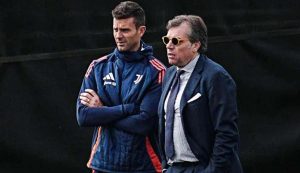 Thiago Motta e Cristiano Giuntoli - foto LaPresse - Fattidipallone.it