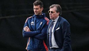 Thiago Motta e Cristiano Giuntoli - foto LaPresse - Fattidipallone.it