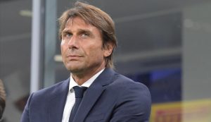 Antonio Conte attento - foto LaPresse - Fattidipallone.it