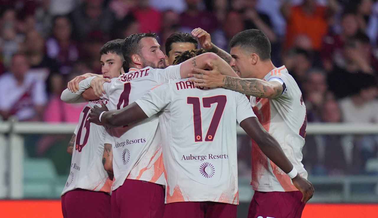 LUI VIENE VIA CON ME: doppio doloroso addio alla Roma | Hanno parlato e prenotato insieme il volo
