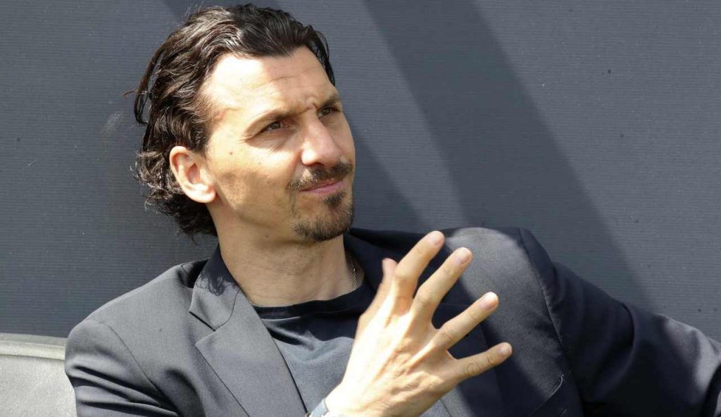 TU NON CI SERVI PIÙ: Ibrahimovic interviene e lo caccia da Milanello | In squadra non c’è spazio per lui